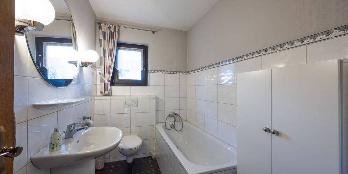 Mehrfamilienhaus, Wohnhaus Krefeld Uerdingen - 8 Zimmer, 189 m&sup2;, 475.000&euro; | Angebot:26695172