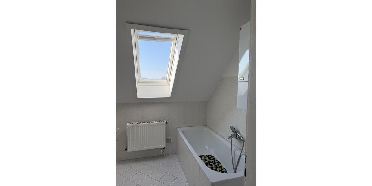 Dachgeschoßwohnung Kalbe (Milde) - 3 Zimmer, 58 m&sup2;, 300&euro; | Angebot:25850330