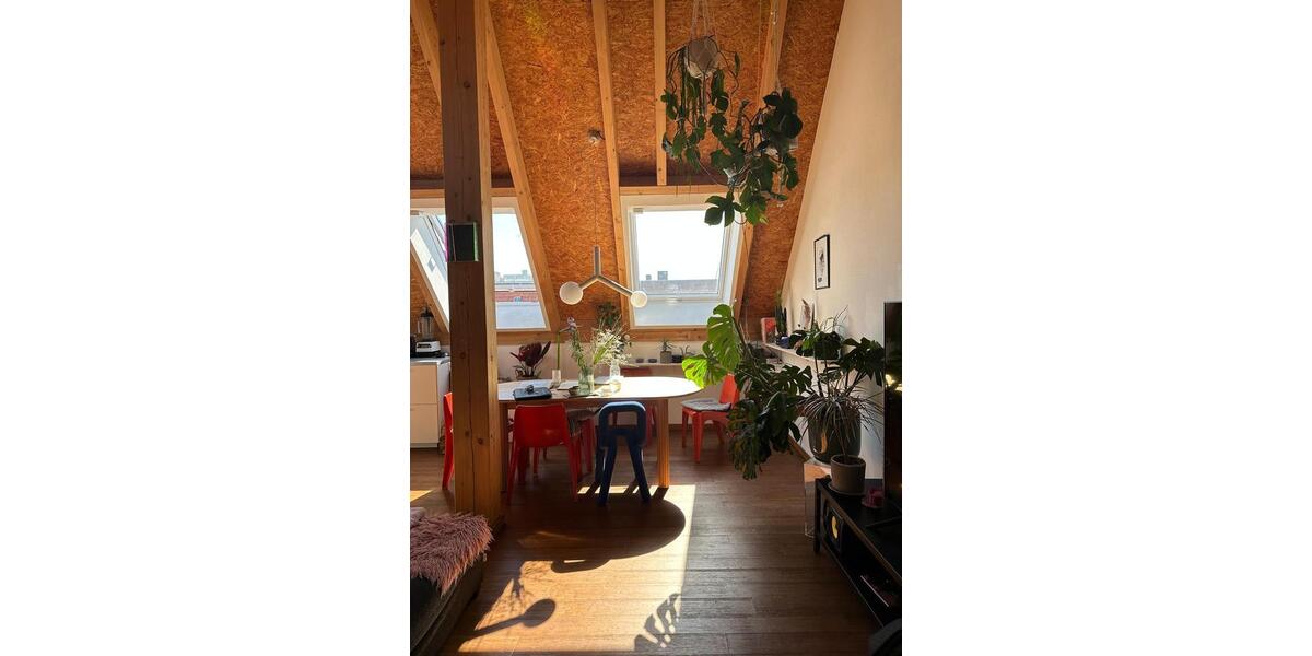 Dachgeschoßwohnung Berlin Friedrichshain-Kreuzberg - 3 Zimmer, 100 m&sup2;, 850&euro; | Angebot:26311948