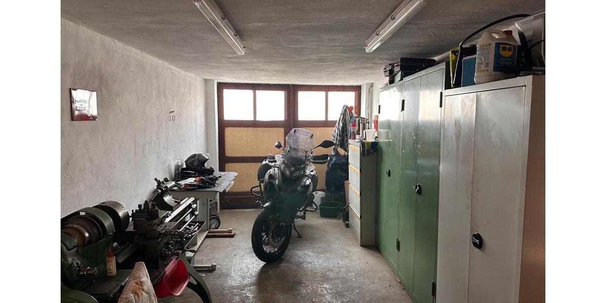 Reihenhaus Waltershausen - 10 Zimmer, 160 m&sup2;, 185.000&euro; | Angebot:23055934