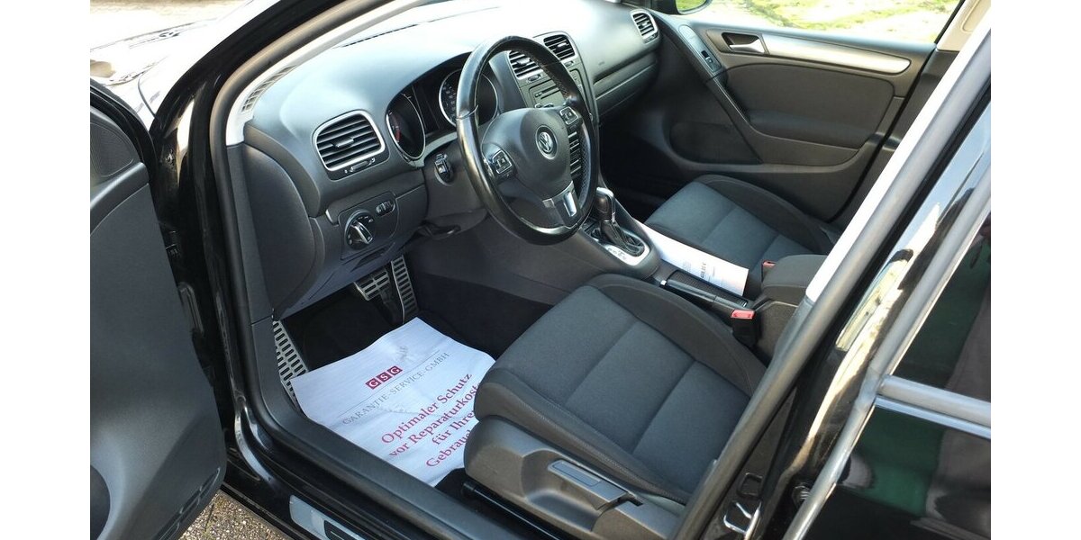 VW Golf STYLE TIPTRONIC KLIMAAUT 5-TÜRIG PARKPILOT 146.255 km 8.408 &euro; Köln 50858