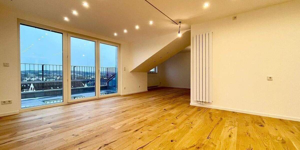 Erstbezug! 2 Zimmer DG Wohnung mit Sonnenloggia zum Wohlfühlen, neue Böden, neues Bad, saniert! 2 zimmer