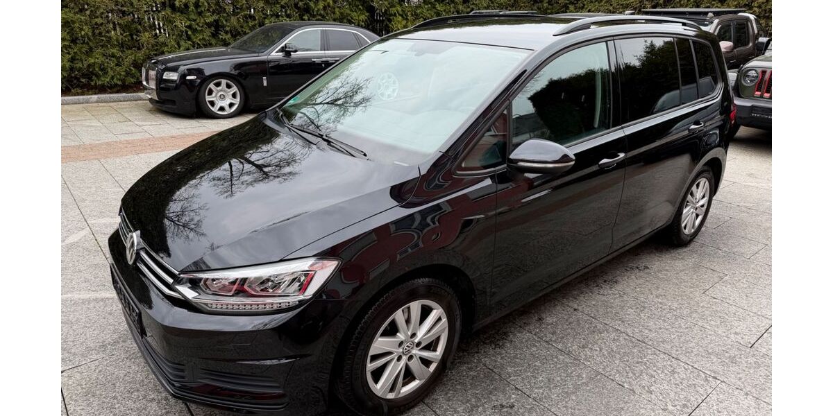 VW Touran 90.000 km 18.980 &euro; München 81827