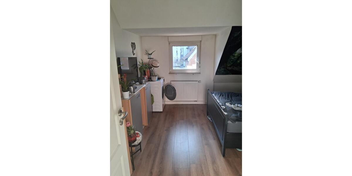 Dachgeschoßwohnung Kaiserslautern Betzenberg - 3 Zimmer, 59 m&sup2;, 750&euro; | Angebot:25422554