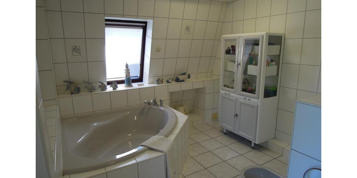 Einfamilienhaus Perleberg - 10 Zimmer, 300 m&sup2;, 420.000&euro; | Angebot:24606564