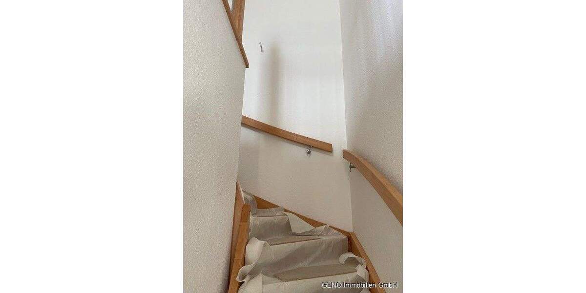 Attraktive Doppelhaushälte zu vermieten 6 zimmer