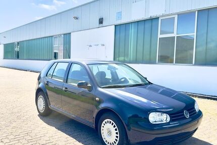 VW Golf 86.701 km 3.750 &euro; Neumünster 24539