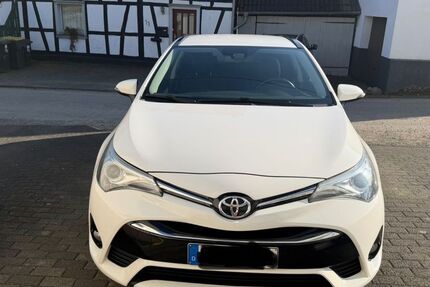 Toyota Avensis 167.100 km 8.999 &euro; Nümbrecht 51588