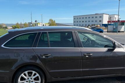 Skoda Superb 200.400 km 3.050 &euro; Grub am Forst 96271