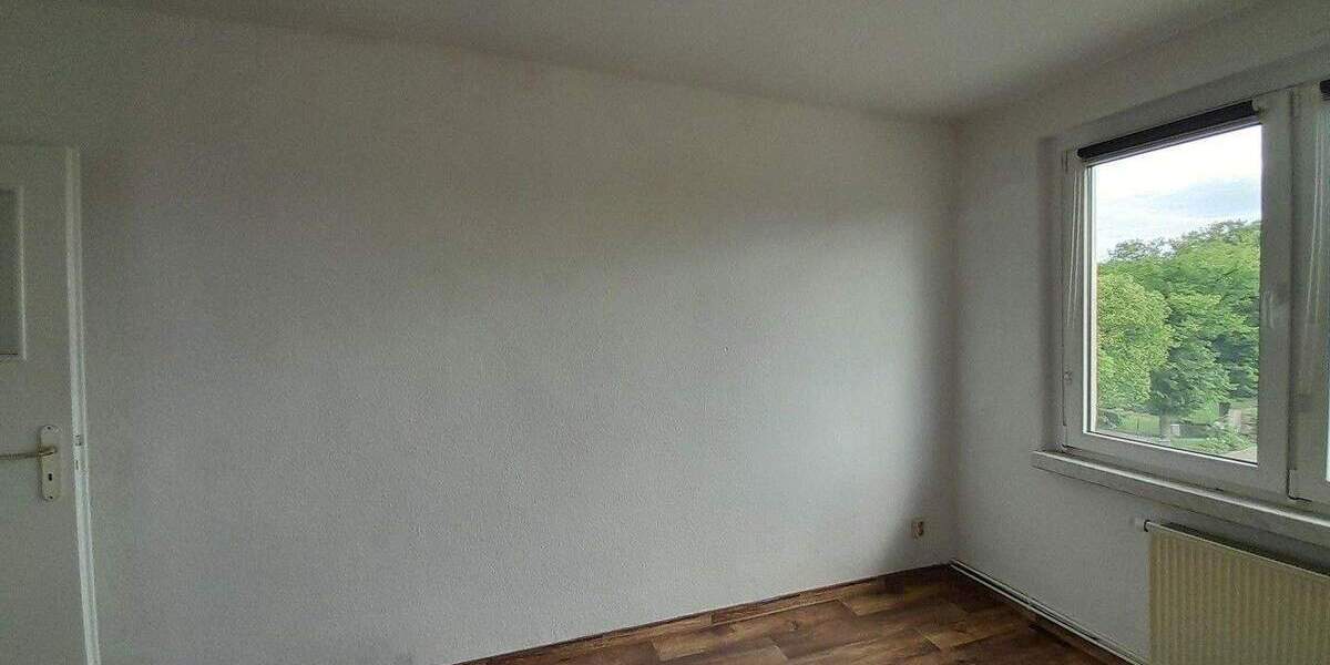 Etagenwohnung Kalbe - 4 Zimmer, 70 m&sup2;, 300&euro; | Angebot:24697053