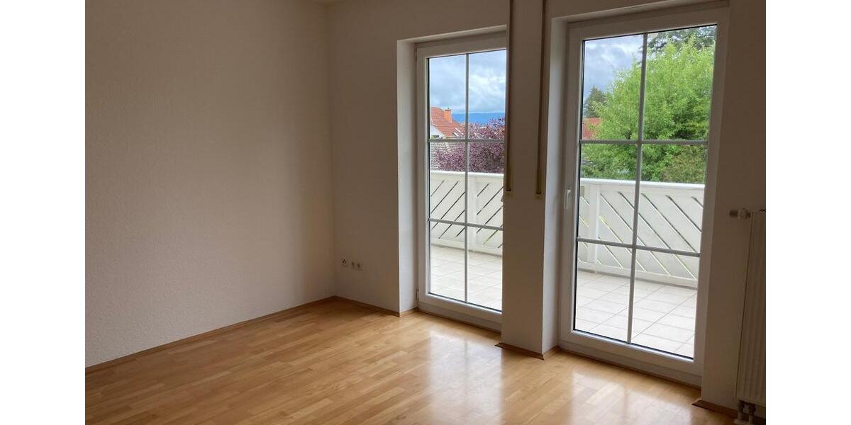 Etagenwohnung Niestetal - 3 Zimmer, 108 m&sup2;, 1.250&euro; | Angebot:25271236