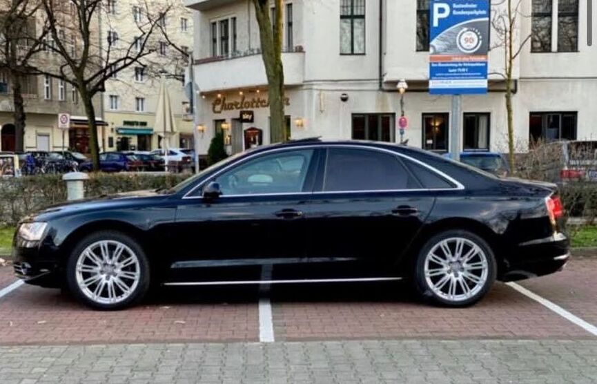 Audi A8 199.200 km 19.300 € Berlin 12051