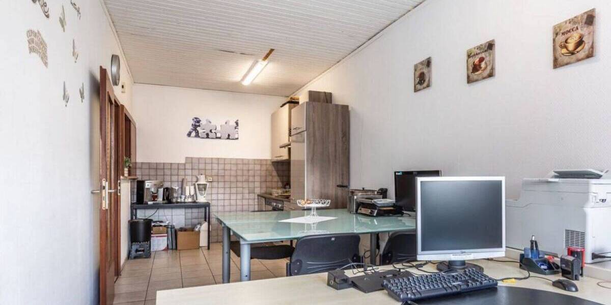 Gewerbehalle mit Büro-Wohngebäude in Dortmund-Marten zimmer