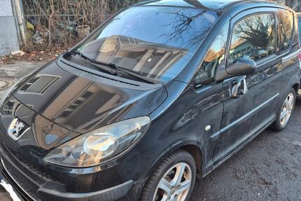 Peugeot 1007 65.364 km 2.700 &euro; Berlin 12055