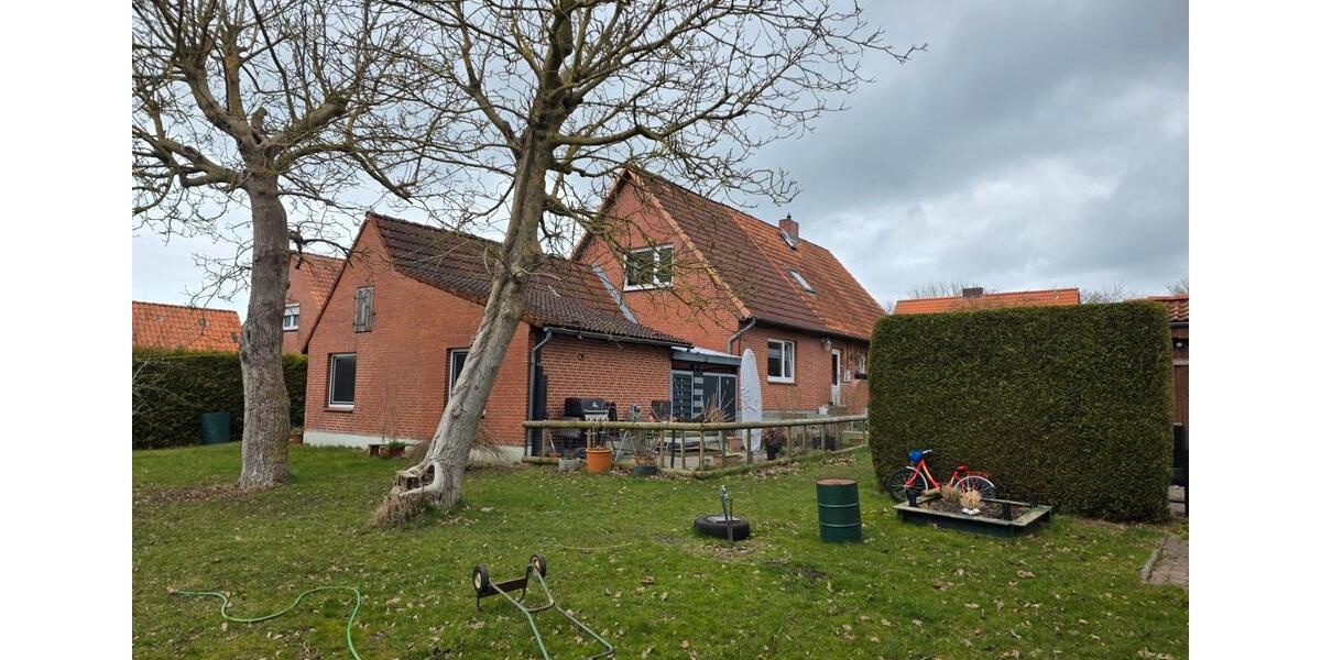 Mehrfamilienhaus, Wohnhaus Lütjenburg - 8 Zimmer, 195 m&sup2;, 400.000&euro; | Angebot:26031652