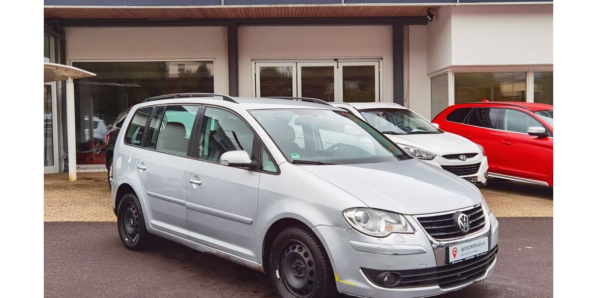 VW Touran 273.000 km 2.490 &euro; Steinau an der Straße 36396
