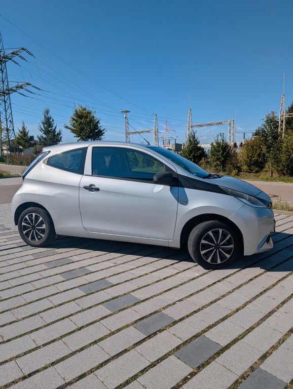 Toyota Aygo (X) 178.000 km 4.000 € Neuburg 86633