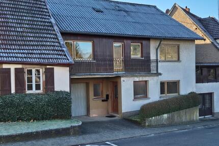 Einfamilienhaus mit angrenzendem Bauernhaus Neunkirchen Hangard