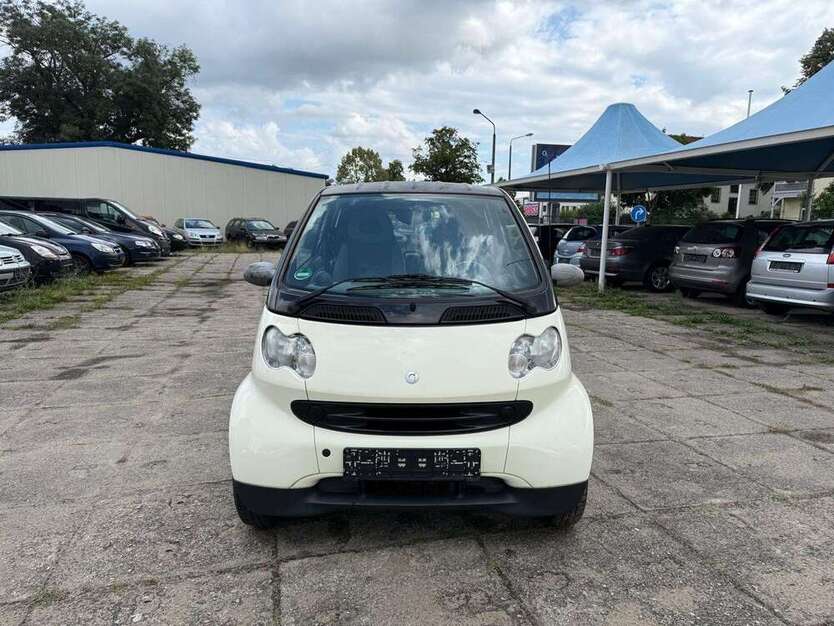 Smart forTwo 85.417 km 2.399 € Dresden 01257