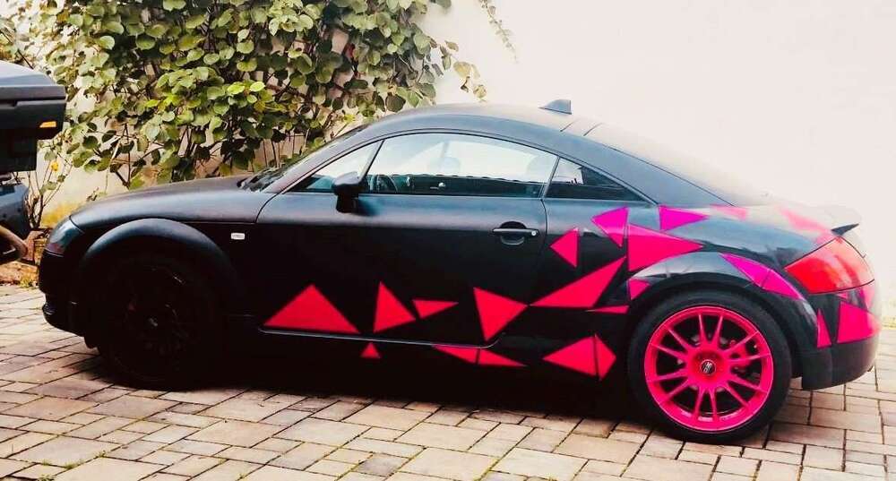 TT