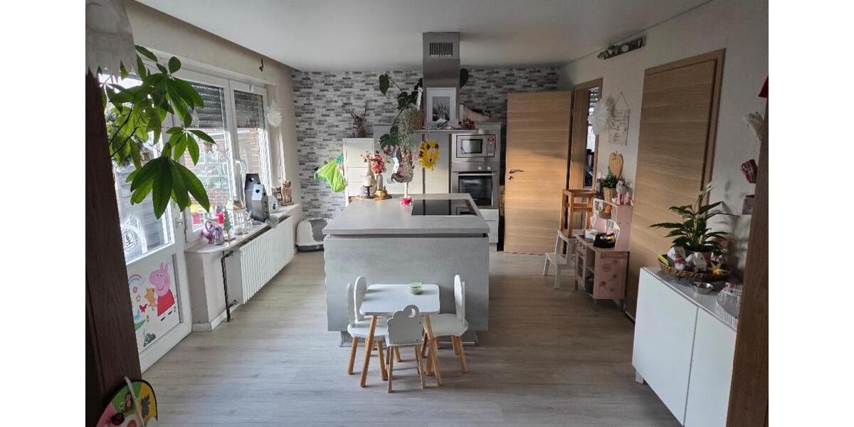 Heimeliges Einfamilienhaus mit Garage und viel Stauraum 4 zimmer