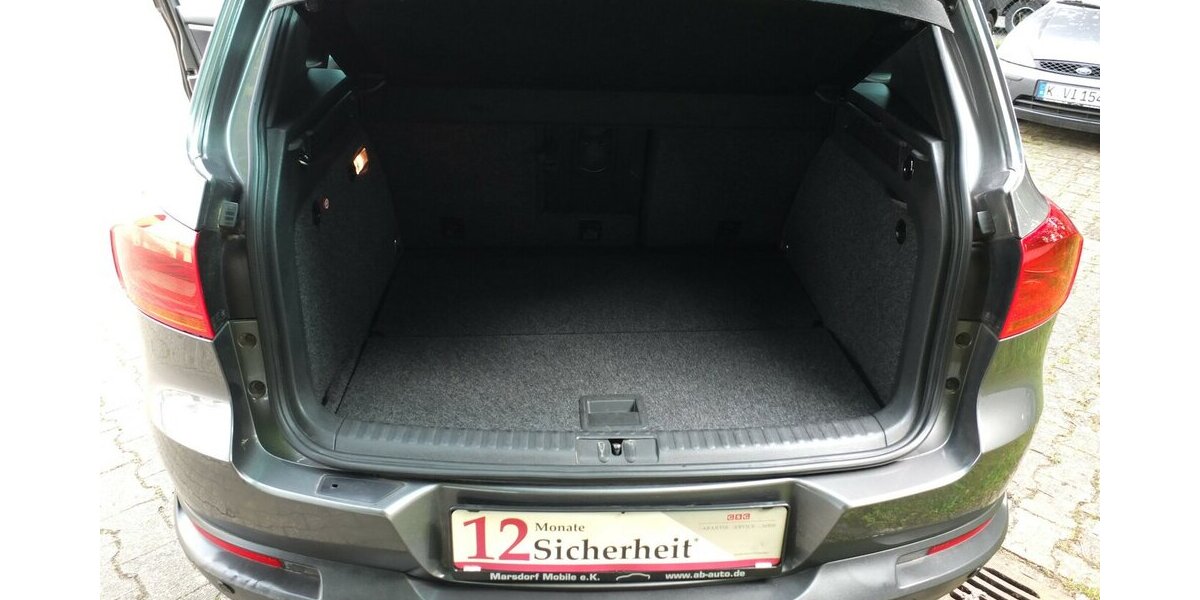 VW Tiguan WM26:LIFE NAVI AHK PARKPILOT SHZ BLUETOOTH 124.710 km 11.904 &euro; Köln 50858