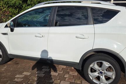 Ford Kuga 88.000 km 7.500 &euro; Stutensee 76297