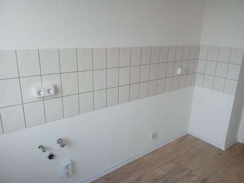 Neu, 5 Zimmer WG geeignet, frisch renoviert mit Balkon! 5 zimmer