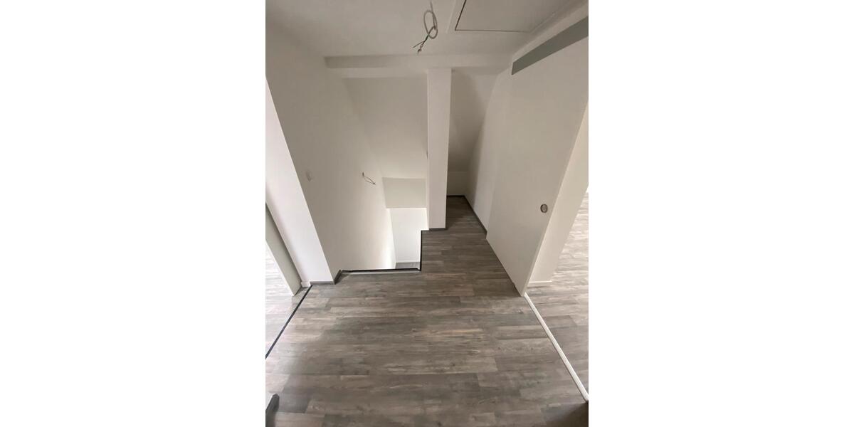 Etagenwohnung Eisenberg - 3 Zimmer, 90 m&sup2;, 700&euro; | Angebot:26252586