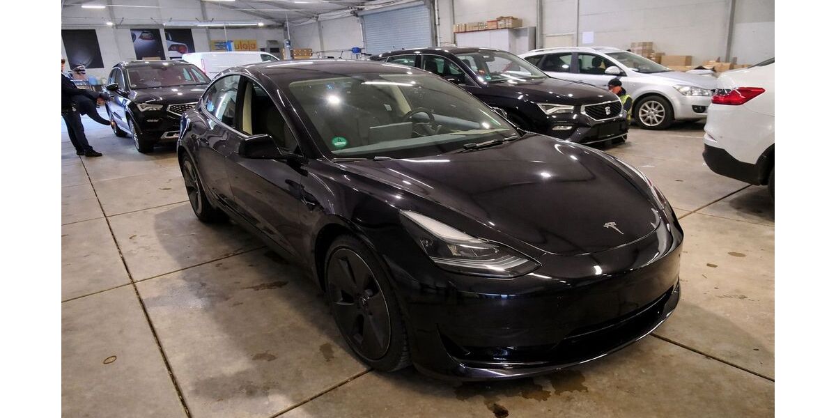 Tesla Model 3 52.000 km 23.790 &euro; Kirchberg/Untermitterdorf 94259