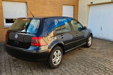VW Golf 328.000 km 3.000 &euro; Versmold 33775