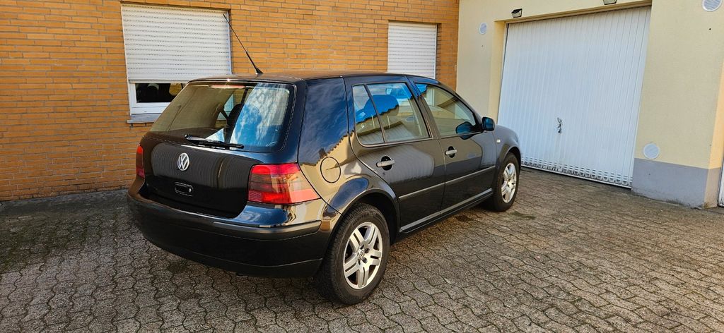 VW Golf 328.000 km 3.000 &euro; Versmold 33775