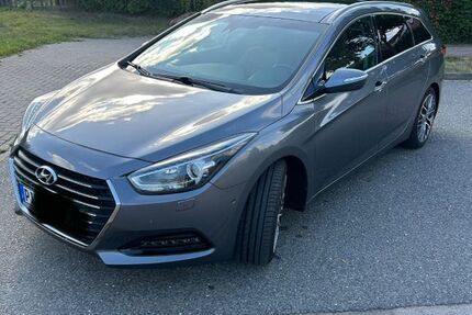 Hyundai i40 116.300 km 12.499 &euro; Pinneberg 25421