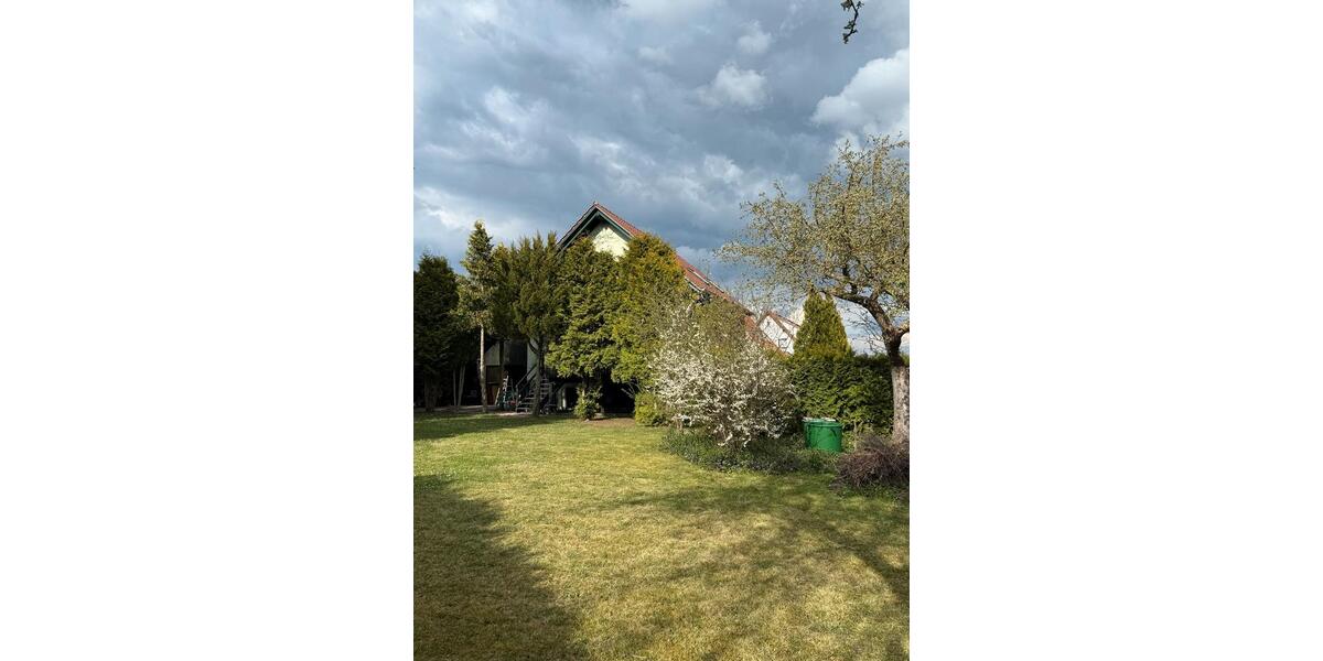 Haus im Grünen: EFH mit kleiner ELW und großem Garten 3 zimmer