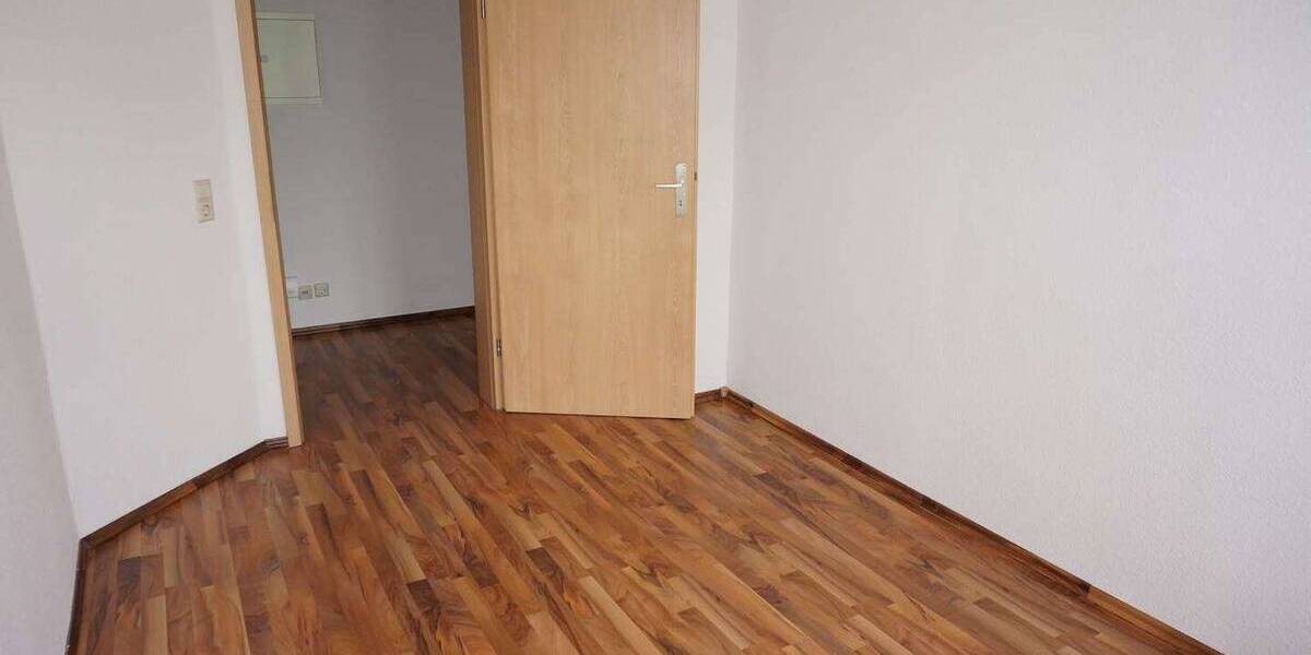 Zimmer Chemnitz Lutherviertel - 3 Zimmer, 61 m&sup2;, 320&euro; | Angebot:26388946