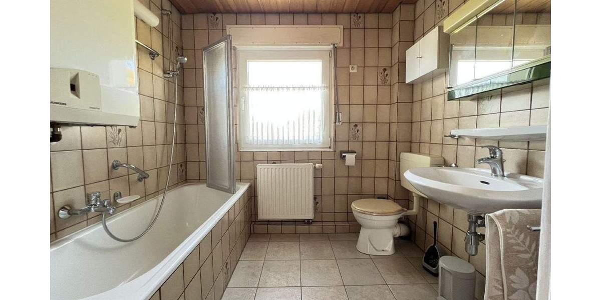 Doppelhaushälfte Mönchengladbach-Wickrath Wickrath - 7 Zimmer, 125 m&sup2;, 299.000&euro; | Angebot:24812595