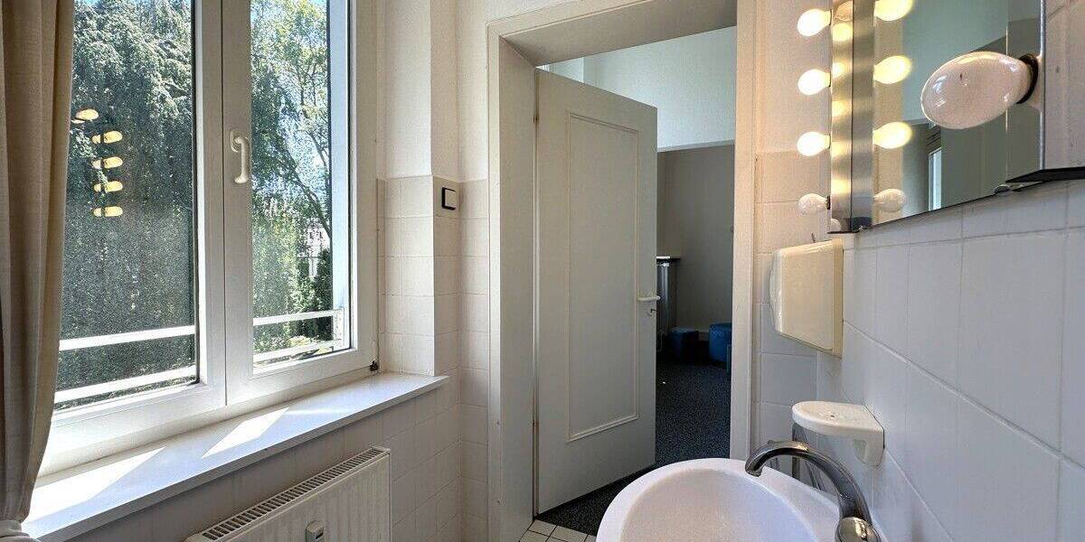 Gewerbeobjekt Königswinter / Oberpleis Oberpleis - 7 Zimmer, 215 m&sup2;, 1.525&euro; | Angebot:26786798