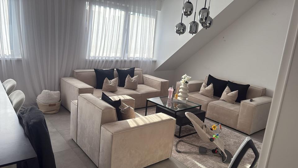 Dachgeschoßwohnung Butzbach - 3 Zimmer, 90 m&sup2;, 1.300&euro; | Angebot:25444859