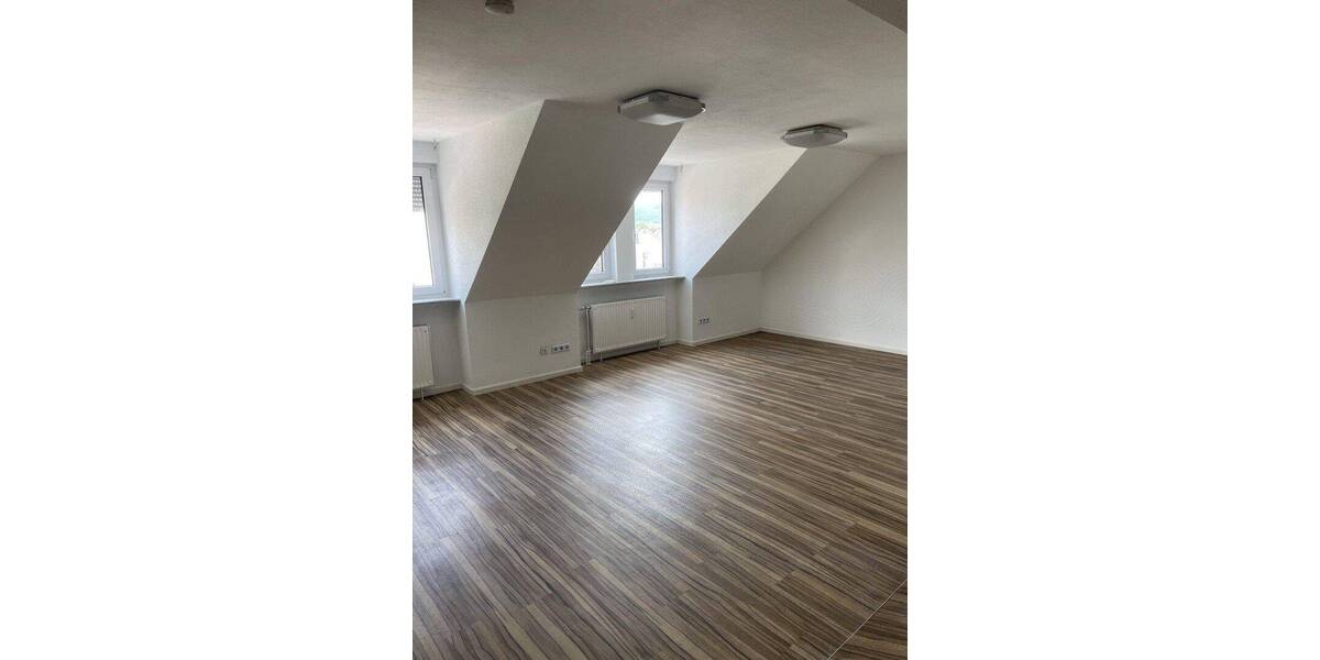 Etagenwohnung Winnenden - 3 Zimmer, 148 m&sup2;, 1.500&euro; | Angebot:26805117