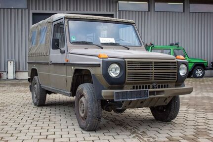 Mercedes G 230