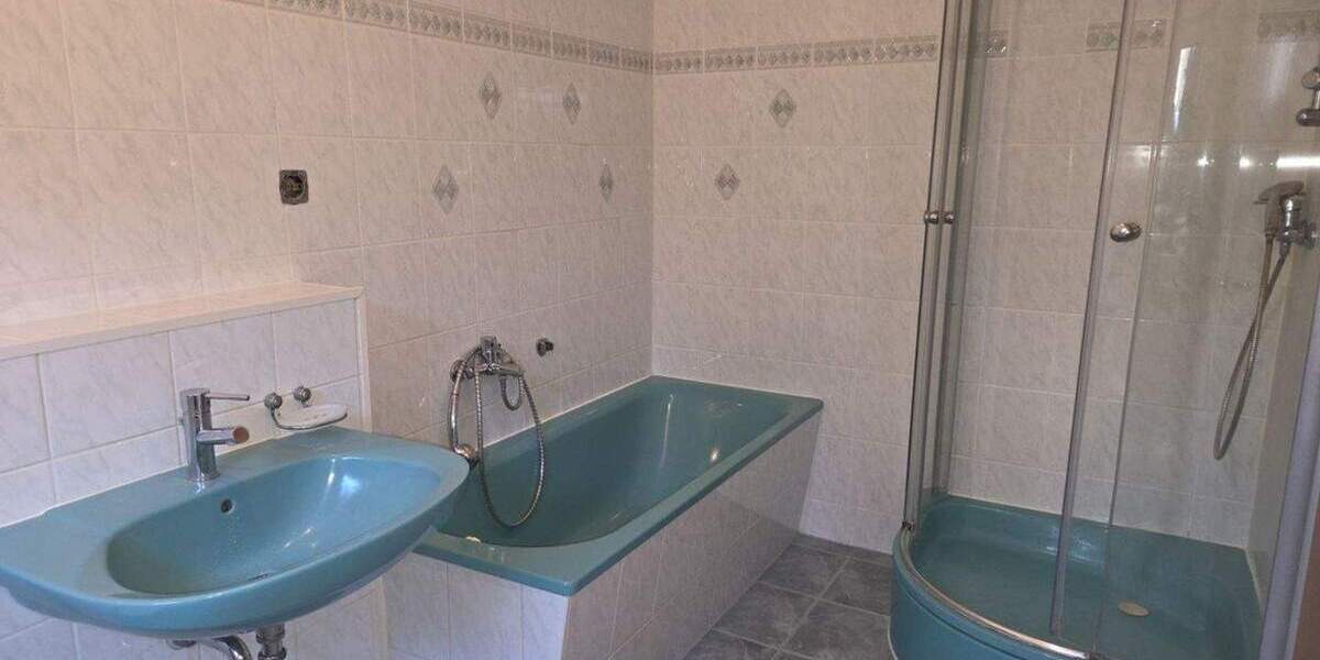 DHH - Haus auf super Grundstück - inkl. Ferienbungalow - ruhige und beliebte Lage 4 zimmer