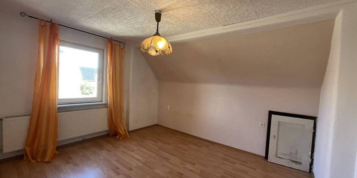Einfamilienhaus Schenkendöbern Sembten - 7 Zimmer, 188 m&sup2;, 79.000&euro; | Angebot:25685823