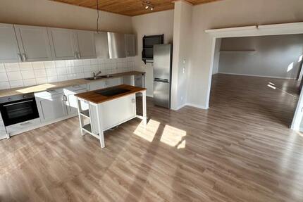Haus Bad Segeberg - 5 Zimmer, 200 m&sup2;, 1.750&euro; | Angebot:26666061