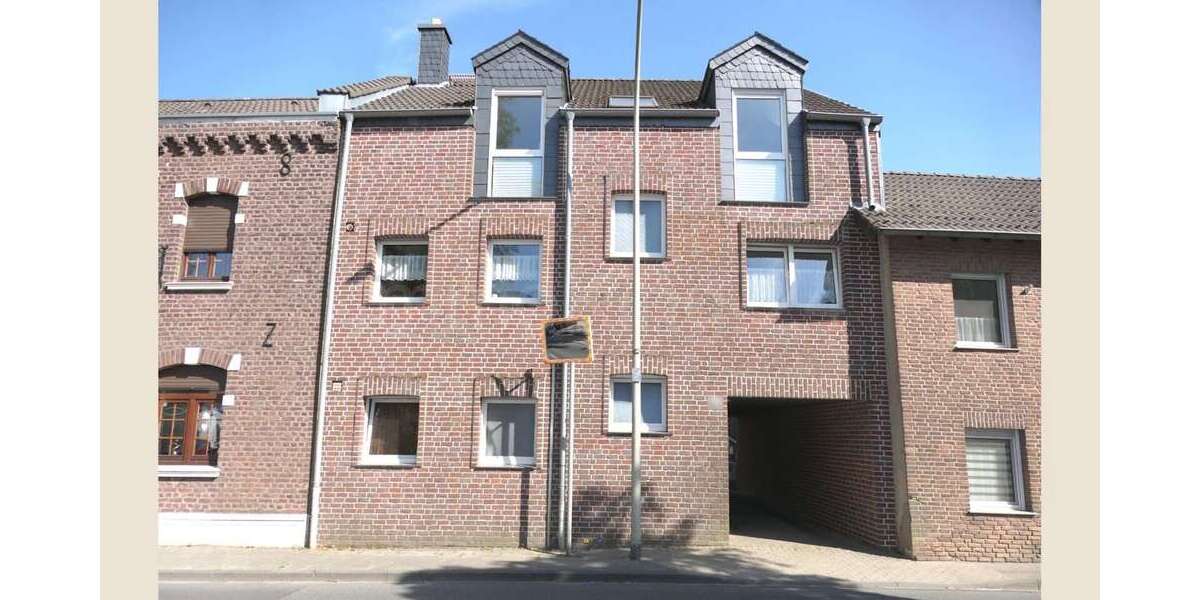 Haus zum Kaufen in Übach-Palenberg 530.000 € 223 m² 8 zimmer