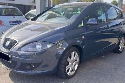 Seat Altea 146.125 km 4.950 &euro; Hilden 40723