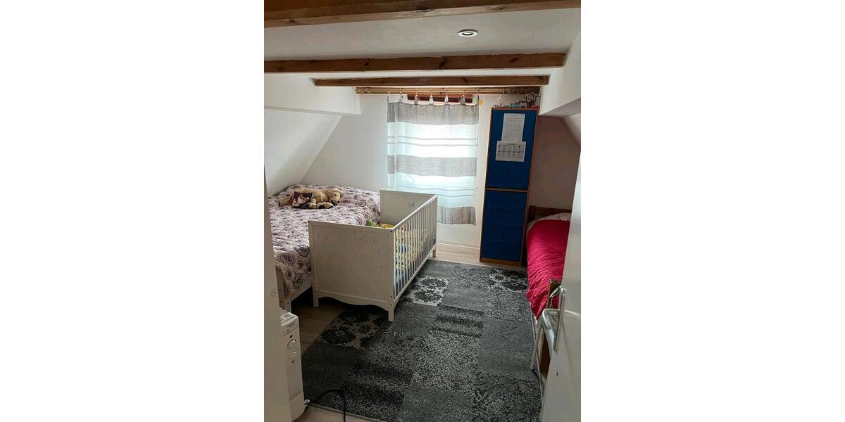Etagenwohnung Zirndorf - 6 Zimmer, 145 m&sup2;, 270.000&euro; | Angebot:27077343