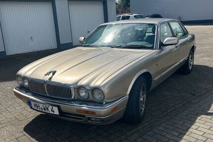Jaguar XJ6