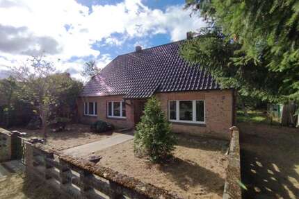 Haus zum Kaufen in Leussow 129.000 € 106.85 m²
