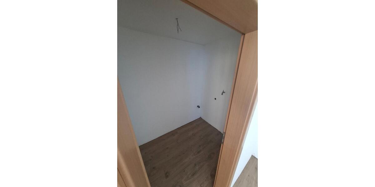 Etagenwohnung Friedeburg - 4 Zimmer, 104 m&sup2;, 1.000&euro; | Angebot:26331435