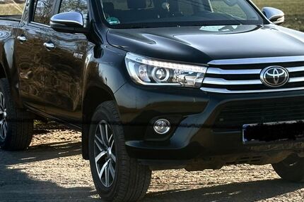 Toyota Hilux 145.000 km 26.990 &euro; Nebra 06642